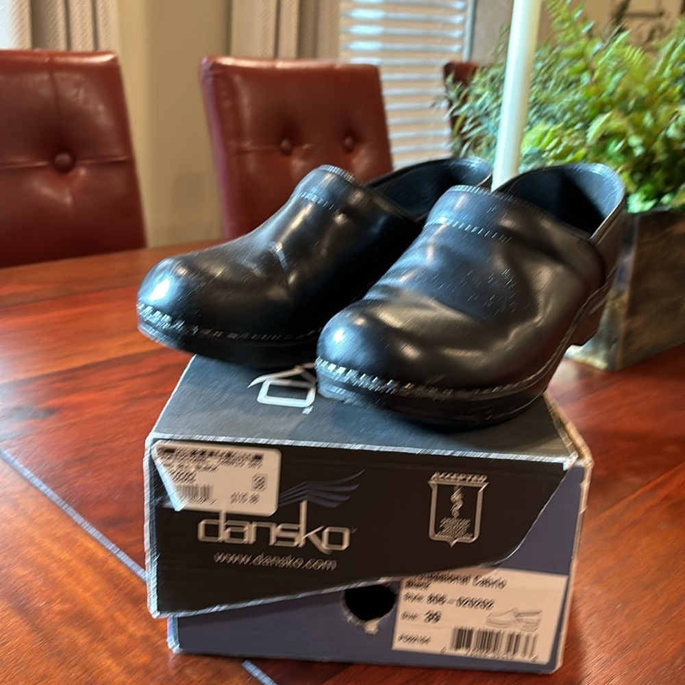 Dansko Clog. - image 3